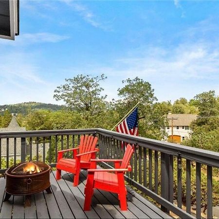 Charming Getaway Cabin レイク・アローヘッド エクステリア 写真
